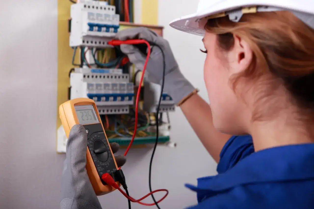 Przegląd instalacji elektrycznej w domu - terminy, koszty i pomiary
